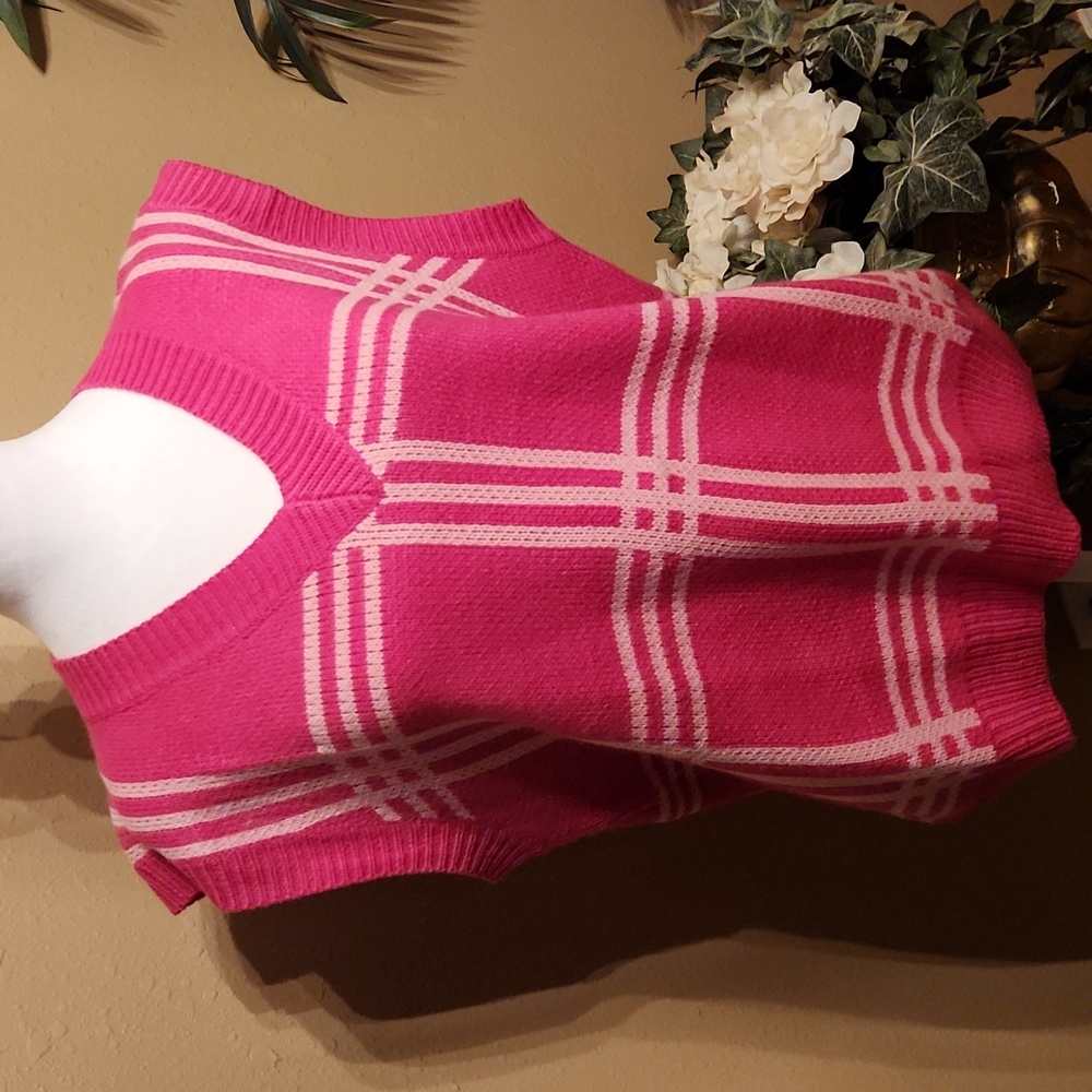 Pink sweater Vest